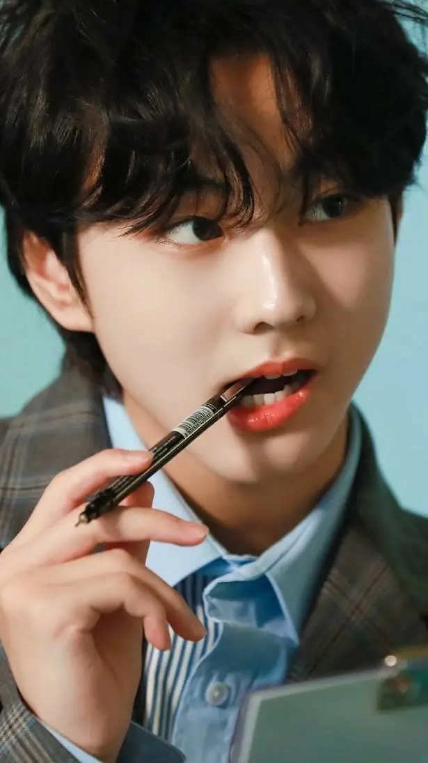 ai character: Jungwoon (woonie)  background