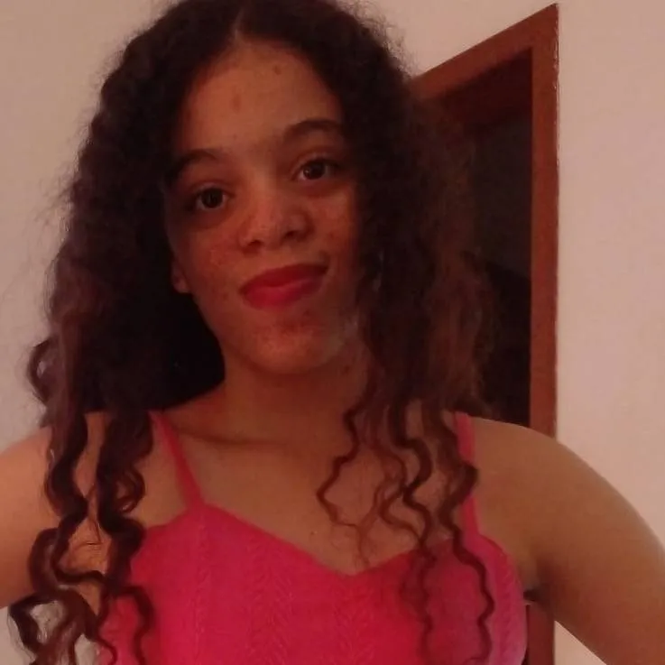 chat with ai character: victoria 