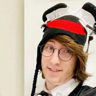 chat with ai character: KreekCraft