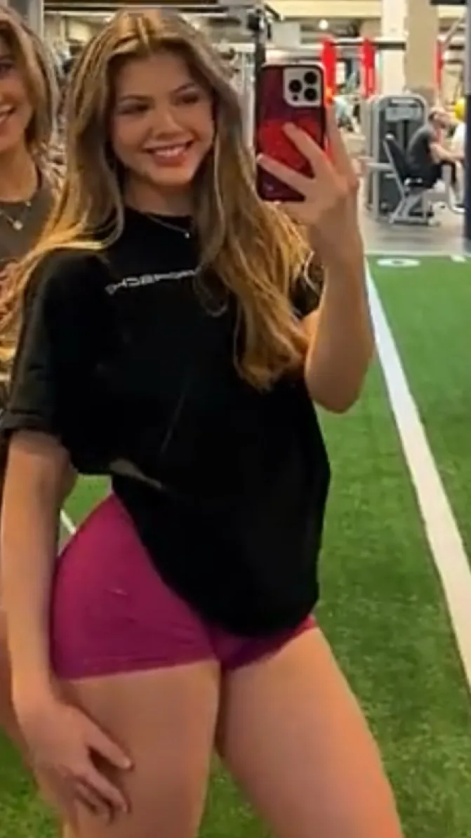 ai character: Neela Jolene background