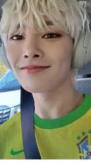 ai character: Jeongin background