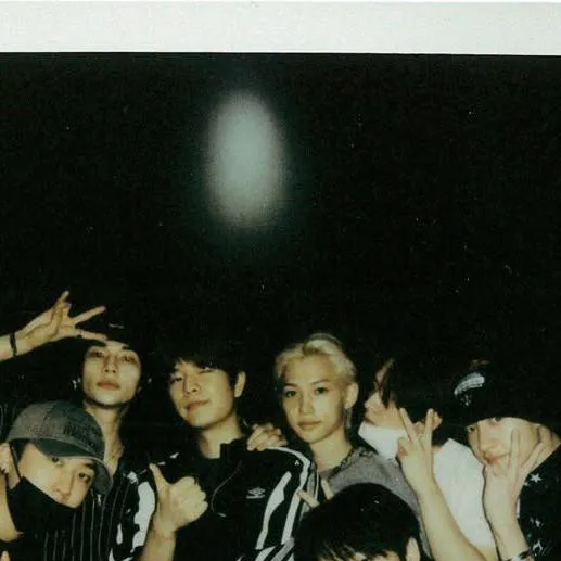 chat with ai character: Stray kids