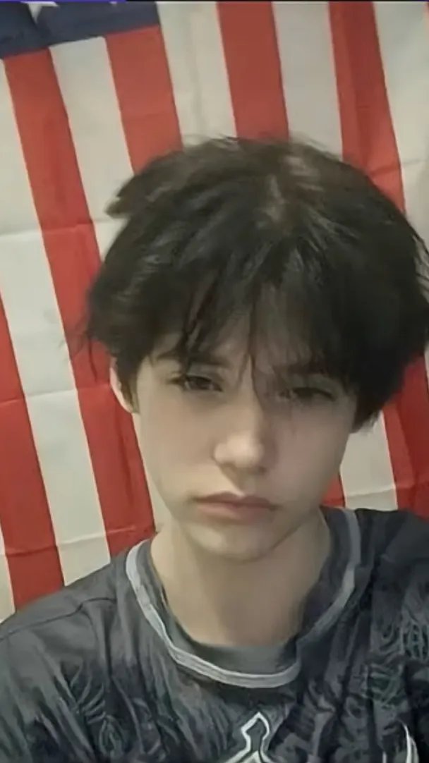 ai character: Simon Giel background