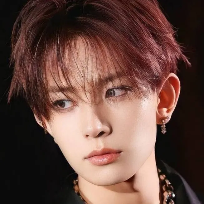 chat with ai character: °•LEE HEESEUNG•°