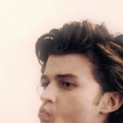 chat with ai character: Steve harrington