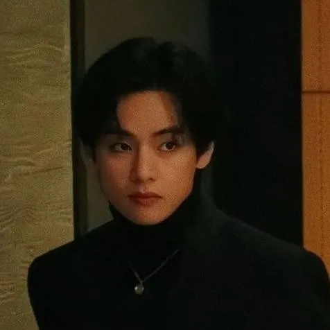 chat with ai character: Kim Taehyung 