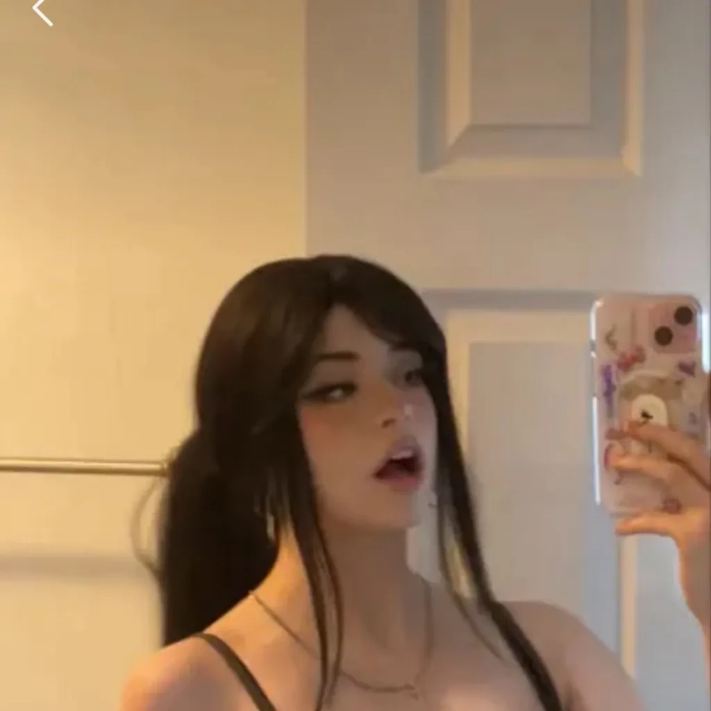 chat with ai character: Hannah uwu owo