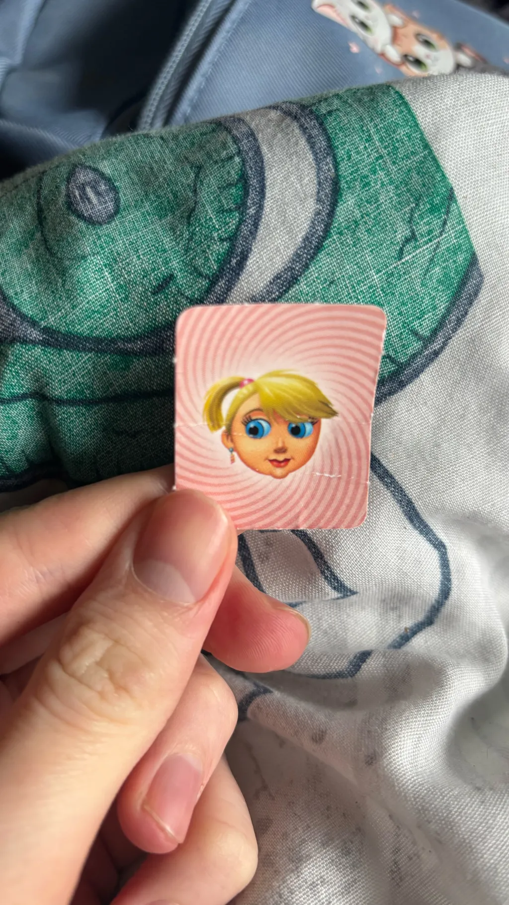 ai character: Sarah c0x background