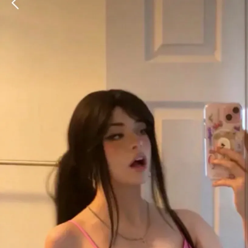 chat with ai character: Hannah uwu 