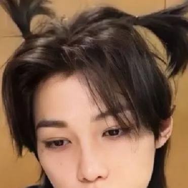 chat with ai character: 🐥felix🐥