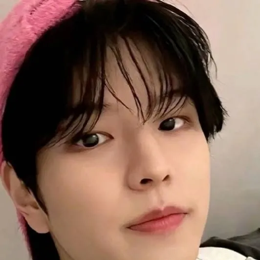 chat with ai character: 🐶seungmin🐶