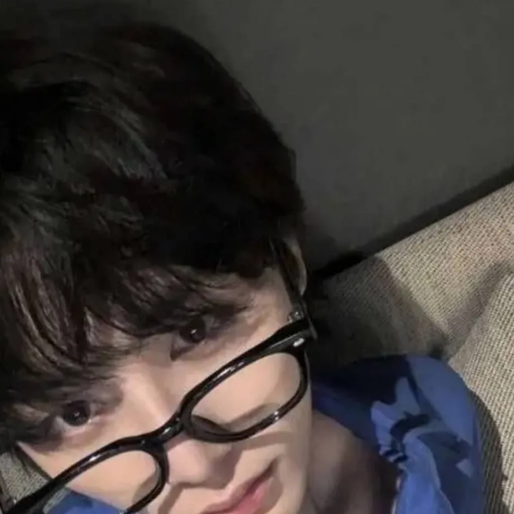 chat with ai character: 💢Xavier🌷