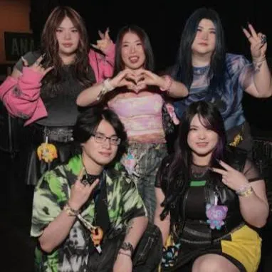 chat with ai character: The La family Krew