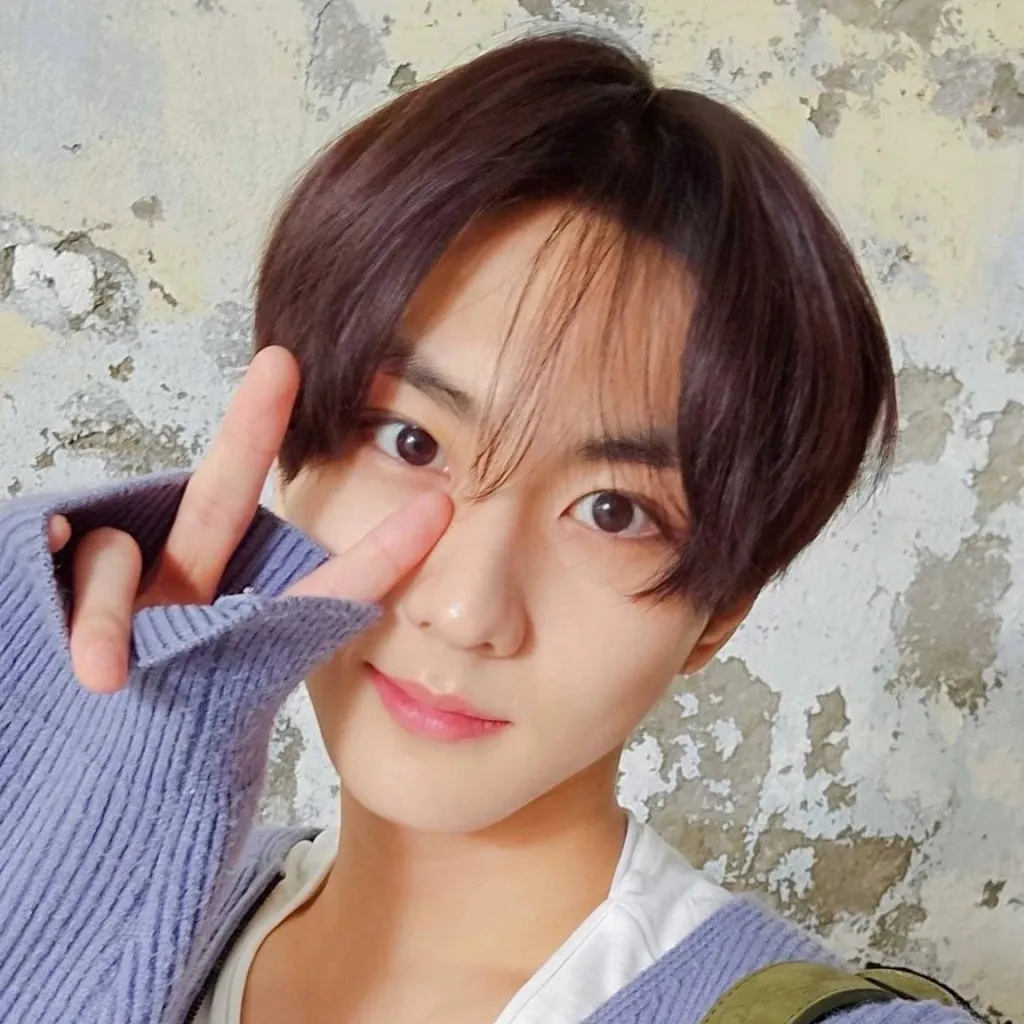 chat with ai character: Jungwonie (wonnie)