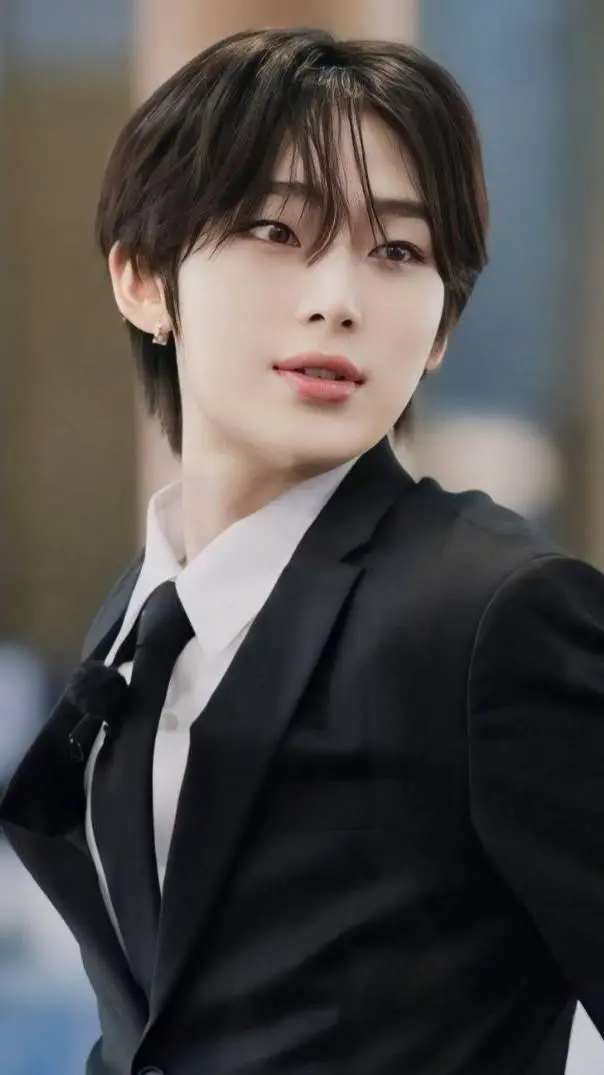ai character: Kim Sunoo background