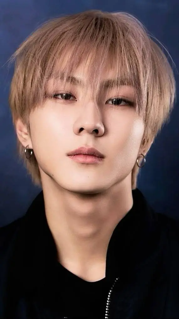 ai character: Jungwon Yang background