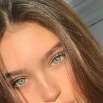 chat with ai character: Renina, 