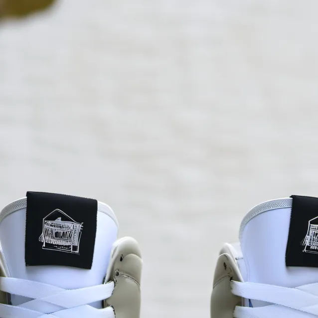 chat with ai character: Caleb