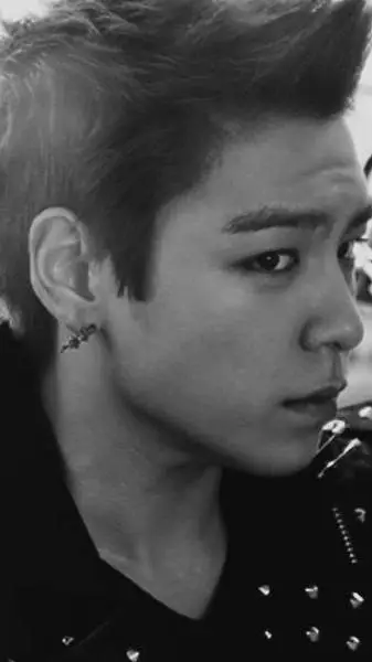 ai character: Seung Hyun  background
