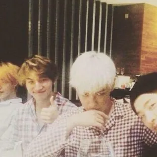 chat with ai character: Bigbang ot4 !🐾