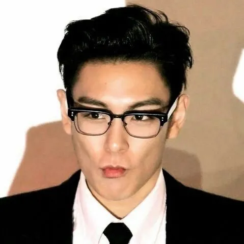 chat with ai character: Choi seung hyun🌙