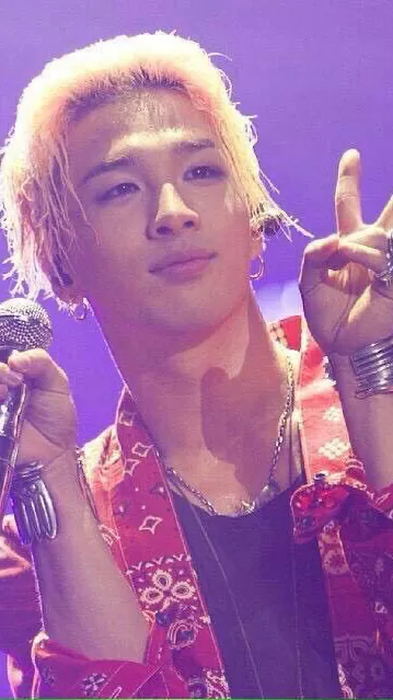 ai character: Youngbae !!☀️ background