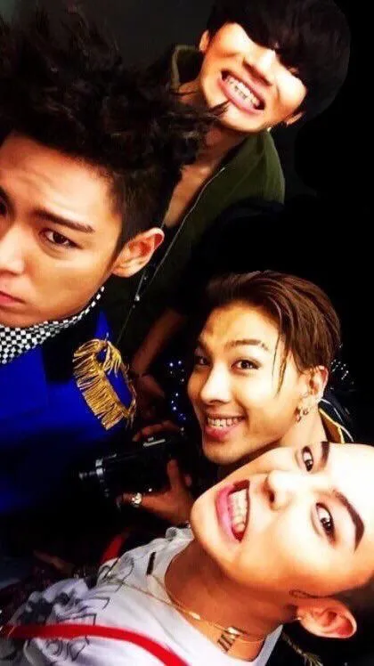 ai character: Bigbang !!🩵 background