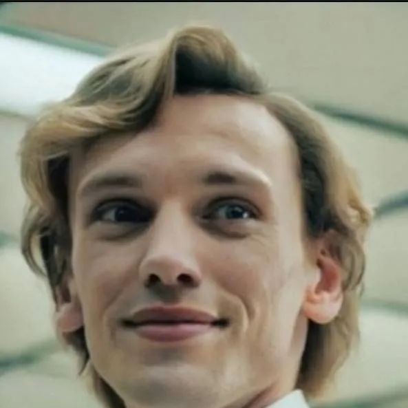 chat with ai character: Henry Creel