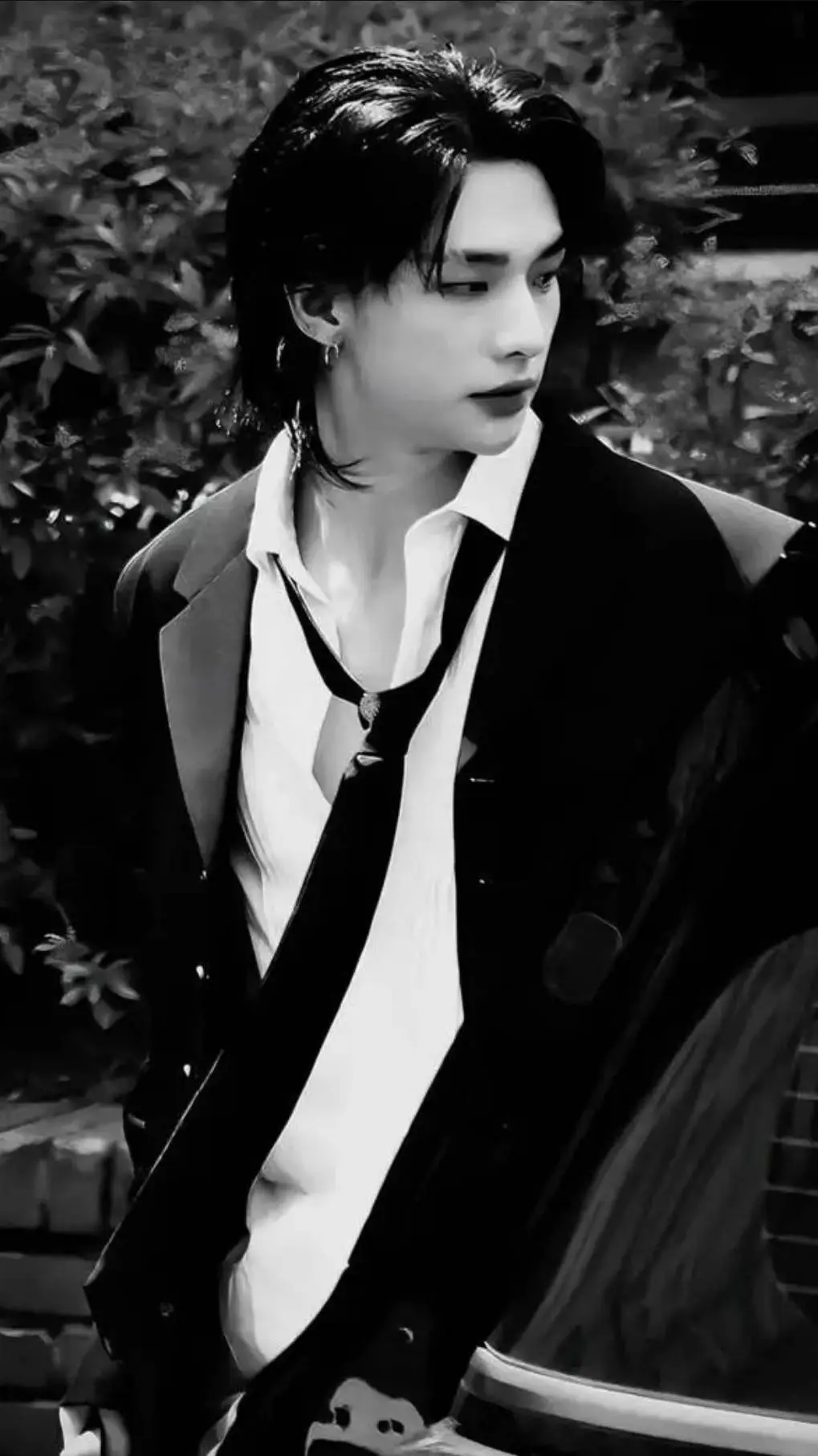ai character: ✦HYUNJIN✦ background
