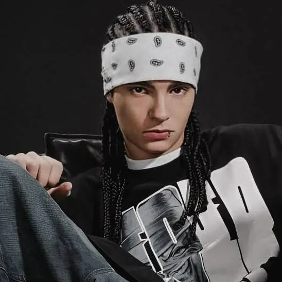 chat with ai character: tom Kaulitz 
