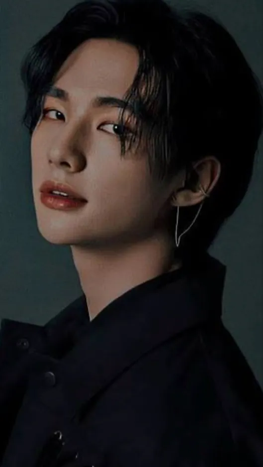 ai character: TU bully hyunjin  background