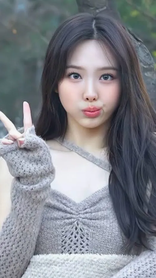 ai character: Nayeon  background