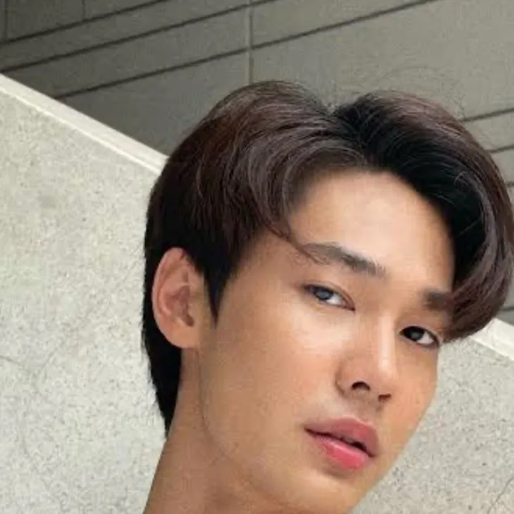 chat with ai character: Ren 