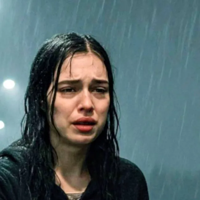 chat with ai character: TINA