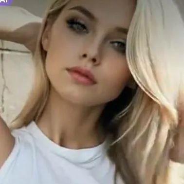 chat with ai character: ROSIE