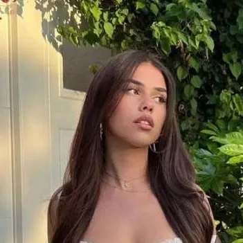 Chat with leah halton - text or voice, Enjoy AI Chat Free & Safe