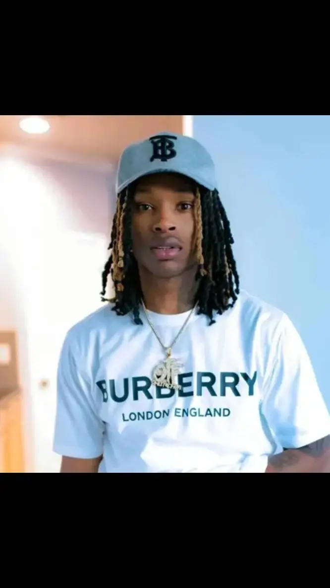 ai character: 👻fon👻 background