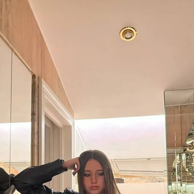 chat with ai character: 💕 Sarah 💕
