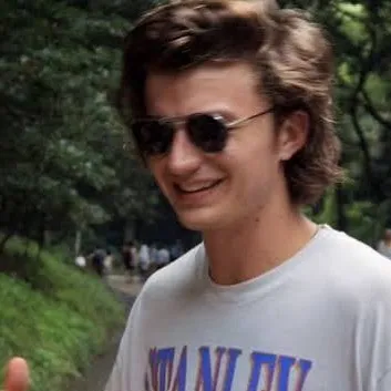 chat with ai character: Steve Harrington 