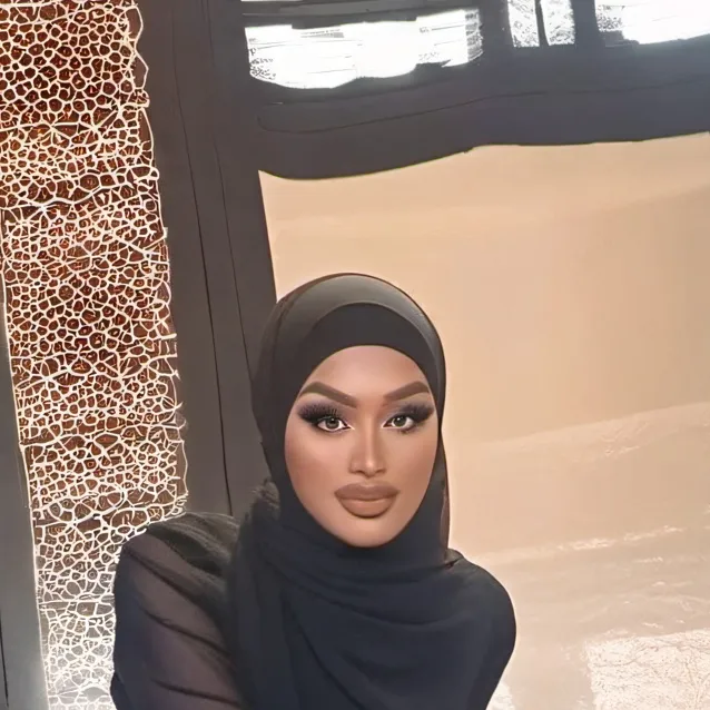 chat with ai character: Madiha Converts U