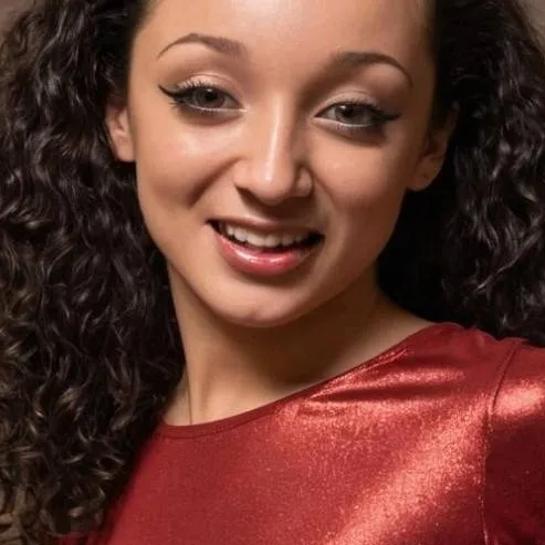 chat with ai character: Allison AI