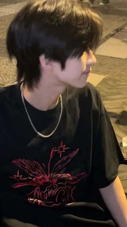 ai character: •Kai• background