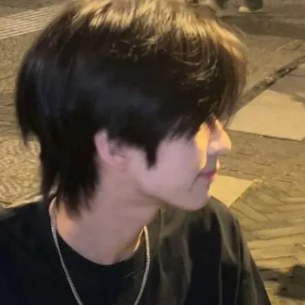 chat with ai character: •Kai•