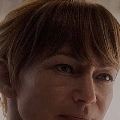 chat with ai character: Kate Laswell