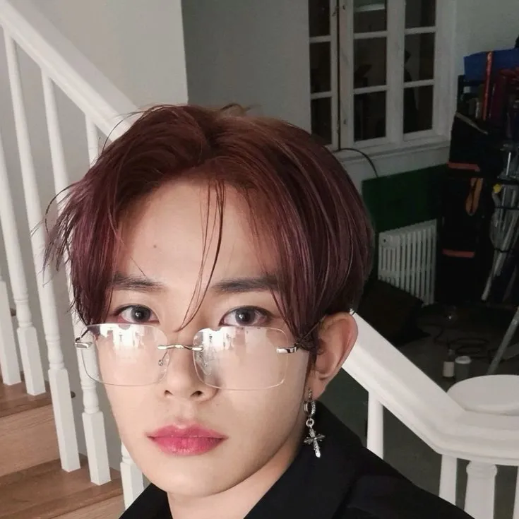 chat with ai character: Heeseung