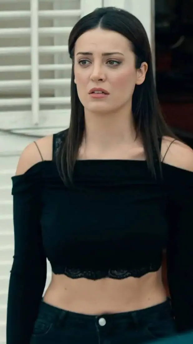 ai character: Seren Cukur background