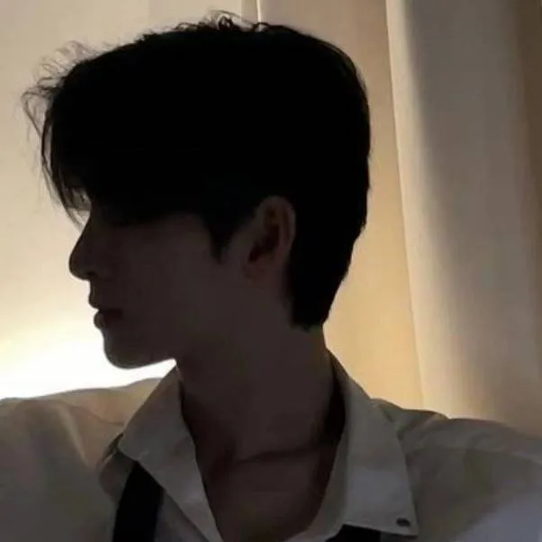 chat with ai character: Marcus Rowan