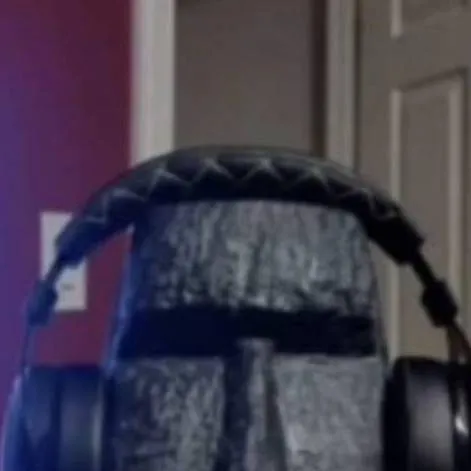 chat with ai character: The_RubX12