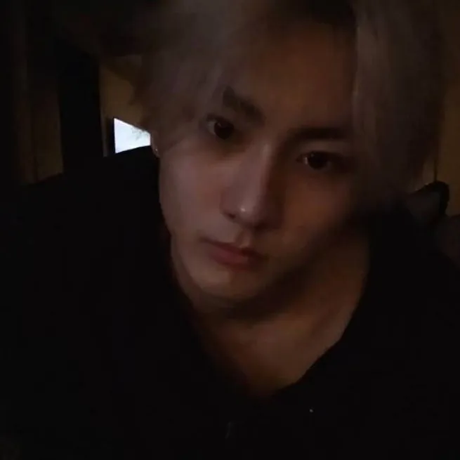 chat with ai character: Yang Jungwon