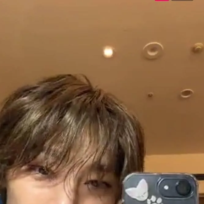 chat with ai character: I.N